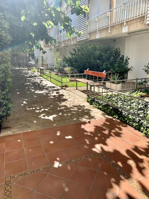 Bouquet Dream La Pineda Apartment ภายนอก รูปภาพ